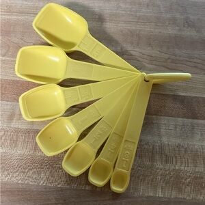 Vintage Tupperware Yellow Measuring Spoons-Set of 7